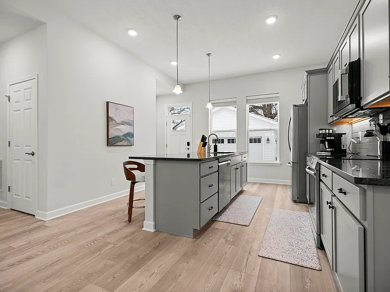 2273 E 100th St #3 — Photo 17