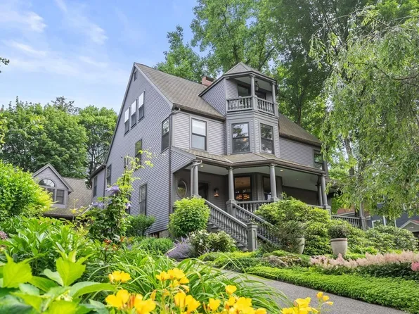 240 Mount Vernon St, Newton, MA 02465