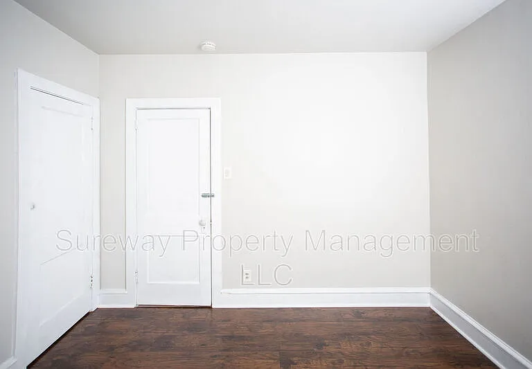 1034B Collings Ave — Photo 11