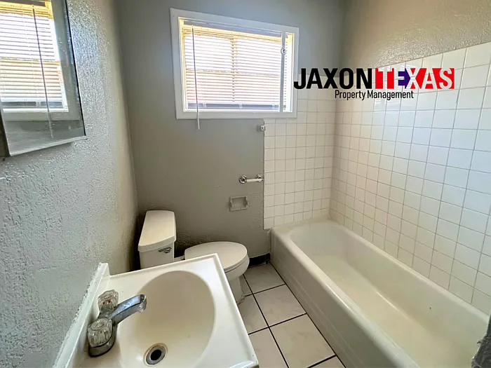 3906 Harrison Ave #4 — Photo 6