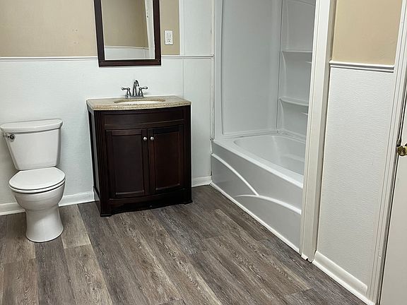 5th image of 610 Angers St