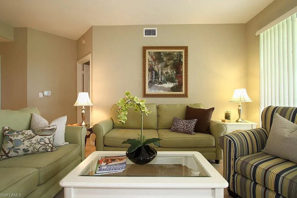 3 bed, 2.0 bath, 1560 sqft, $7,500 — Photo 3