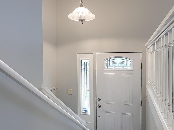 3rd image of 13411 Hickory Cir