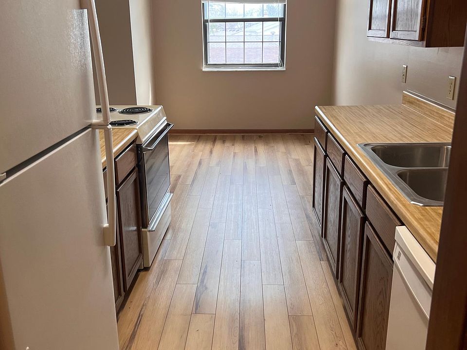 1st image of 3230 Woodman Dr #2D