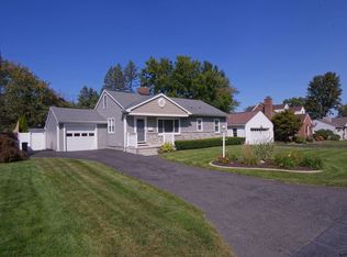 40 Parkwood Dr, Albany, NY