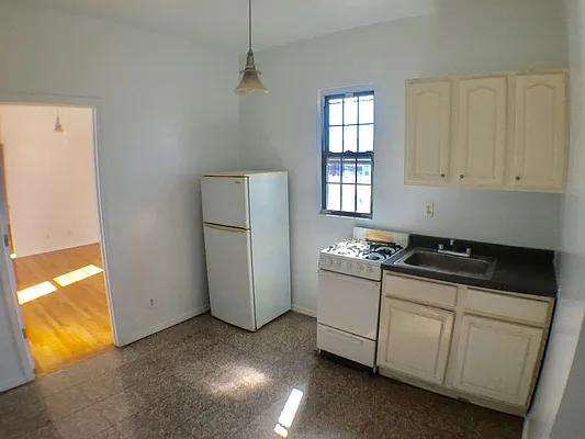 Rented by Bond New York | media 48