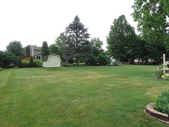 3rd image of 1123 Grovewood Dr