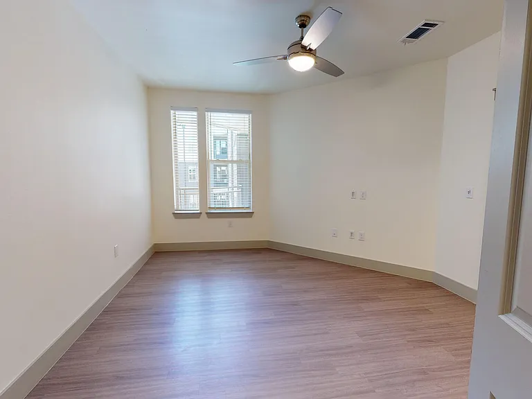 Vitruvian West — Photo 400