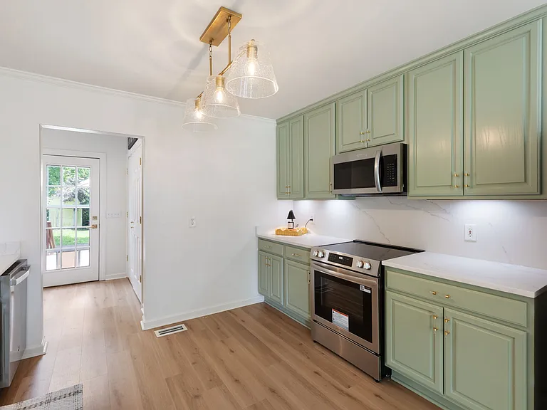 749 23rd St — Photo 23