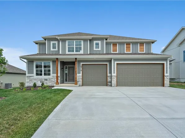 10715 N Fairmount Ave, Kansas City, MO 64155