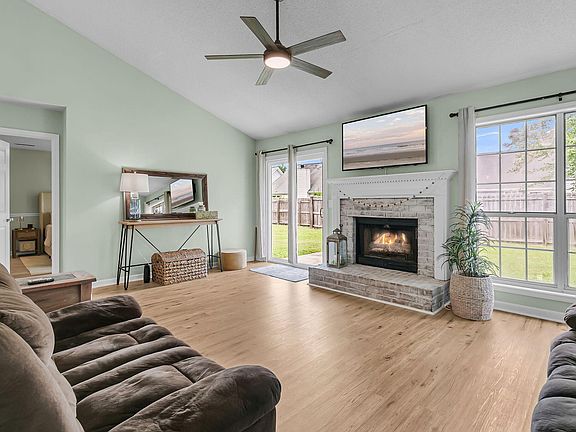 2nd image of 117 Hopper Dr