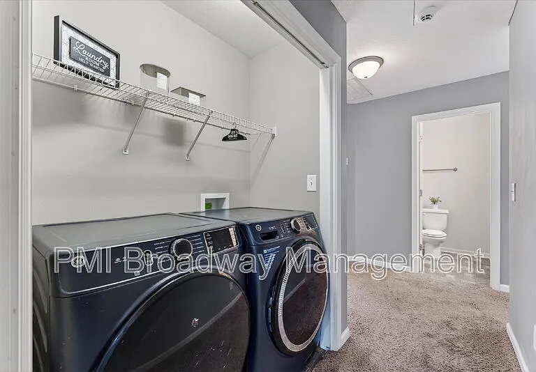 837 Shelton Cir — Photo 33