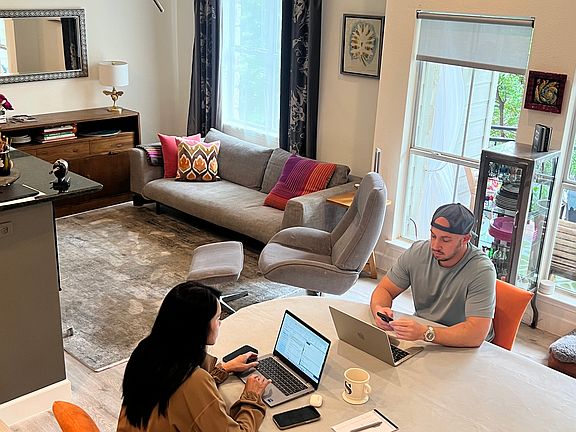 Loft life, open kitchen/ dining/ living area with natural light and walk out balcony. Ideal space for working at home. Private, quiet and comfortable.