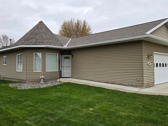 2nd image of 165 Cardinal Ln