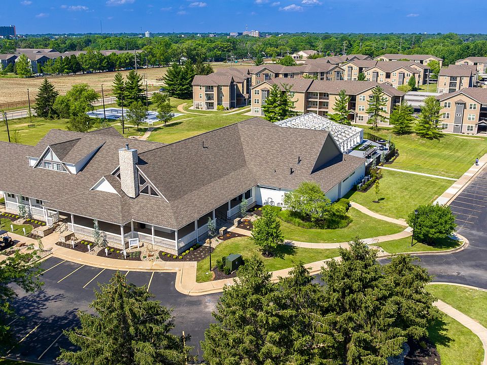 Experience unparalleled living at The Linc with our state-of-the-art facilities when you choose to live at our apartments for rent in Champaign-Urbana, Illinois.