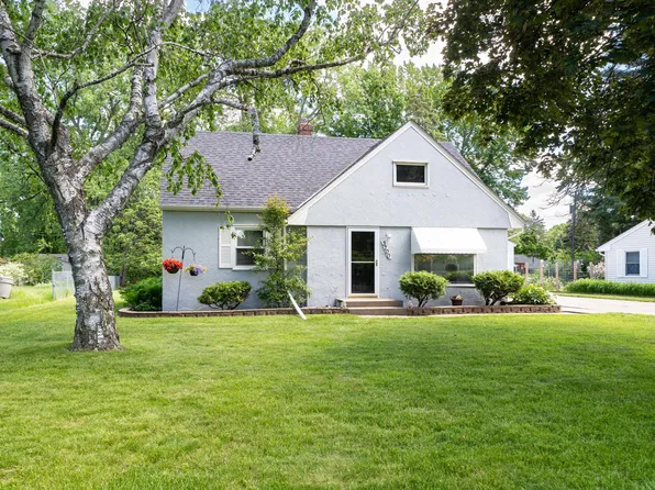 3700 Kenny Ln, White Bear Lake, MN 55110
