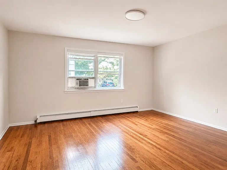 2 Arbor Pl #1 — Photo 8