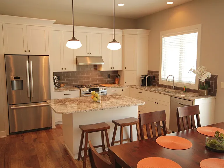 4033 Cameo Pl NE — Photo 3