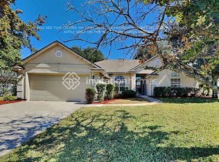 625 Lookout Lakes Dr, Jacksonville, FL 32220