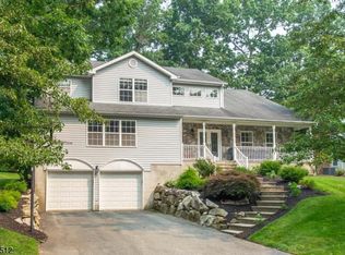 29 Sherbrook Dr, Rockaway, NJ 07866