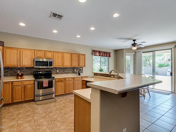3rd image of 13525 W Mauna Loa Ln
