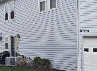 2555 Royal County Down Dr #17C, Uniontown, OH