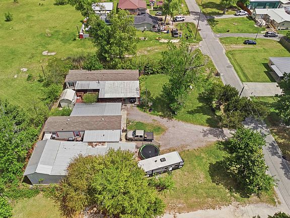 5th image of 2137 Cedar Ln
