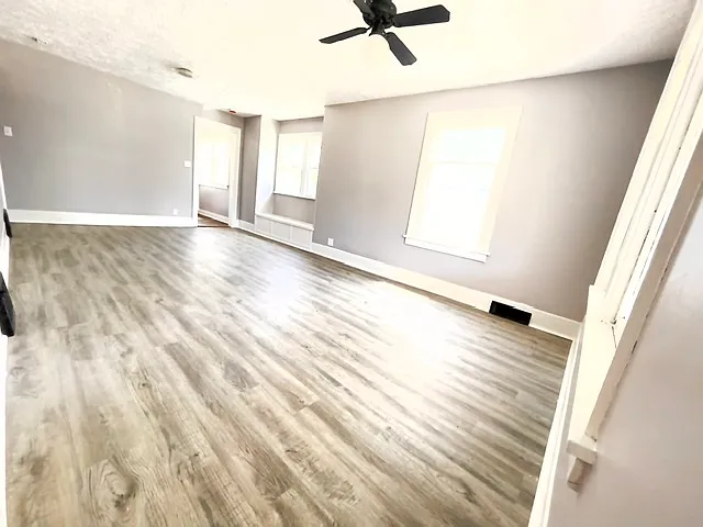 4 bed, 1800 sqft, $2,000 — Photo 3