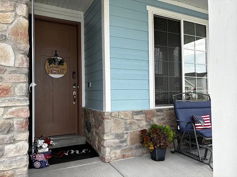3029 S Shoreline Dr — Photo 2