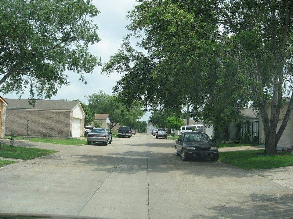 2nd image of 12465 Wellington Park Dr