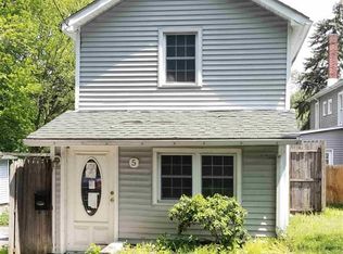 5 Locust St, Walden, NY 12586