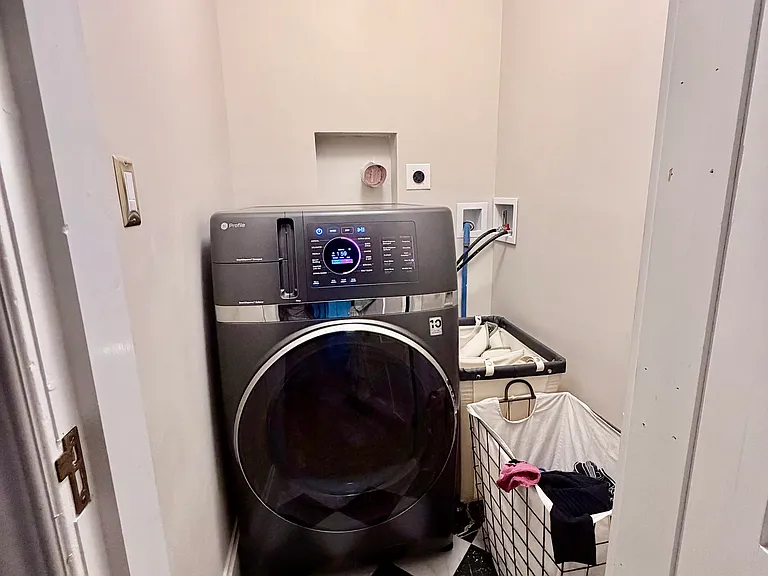 Laundry on 2nd floor