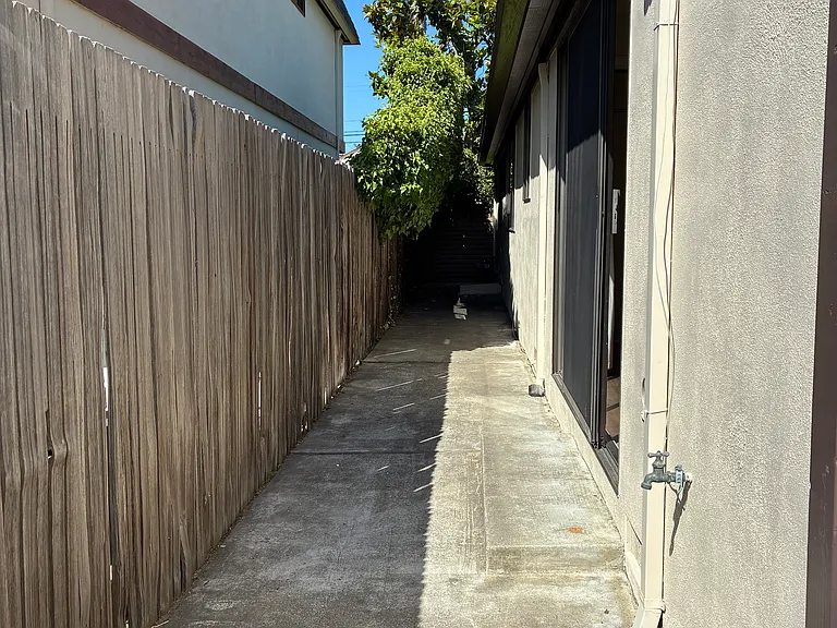 43 15th Ave — Photo 22