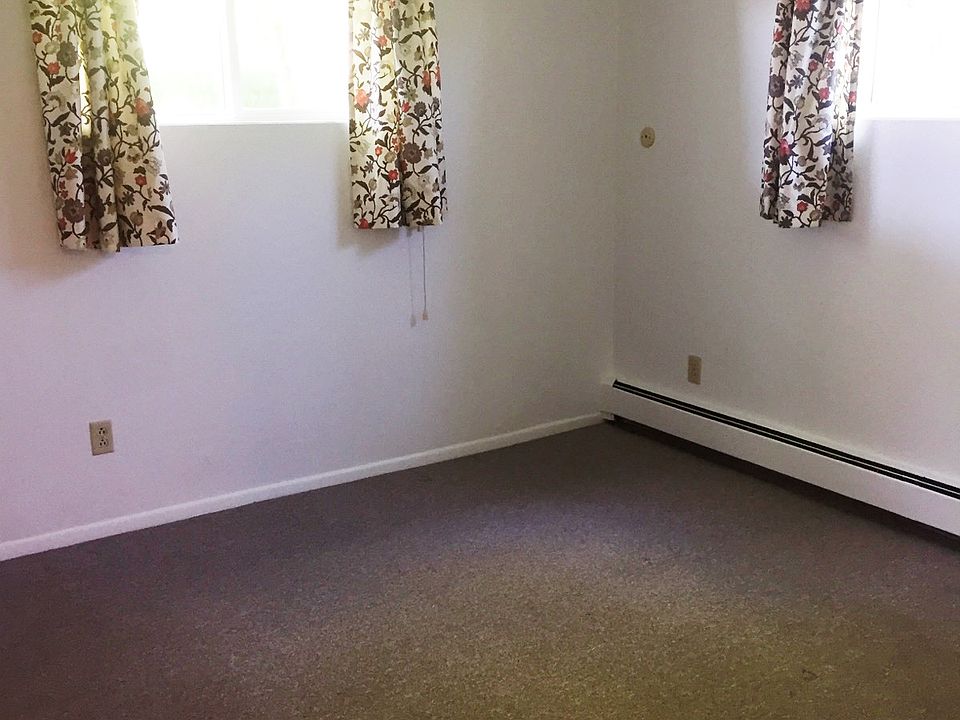 2nd image of 4020 1/2 North Ave W APT 3