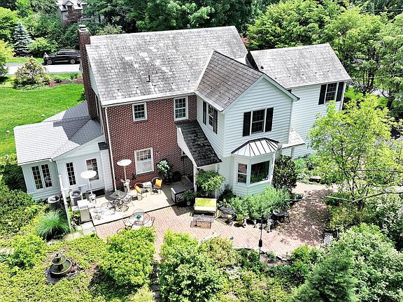 3rd image of 710 Wilson Dr