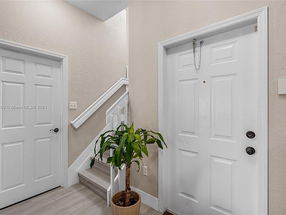 5th image of 2412 SE 19th Ct