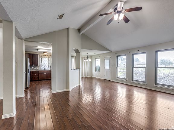4th image of 1530 Hunter Green Lane