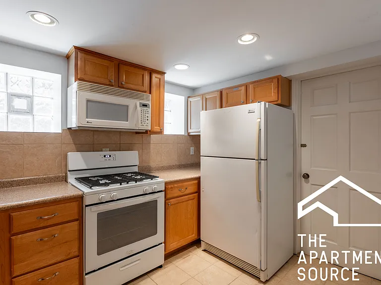 1821 W Cortland St #CH1 — Photo 3
