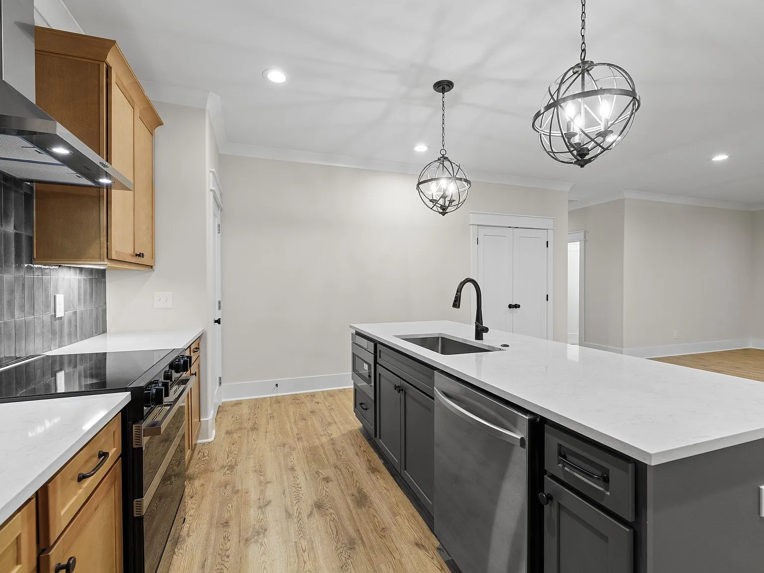 3 bed, 1781 sqft, $2,550 — Photo 3