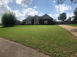 317 Springwood Cir, Deatsville, AL 36022