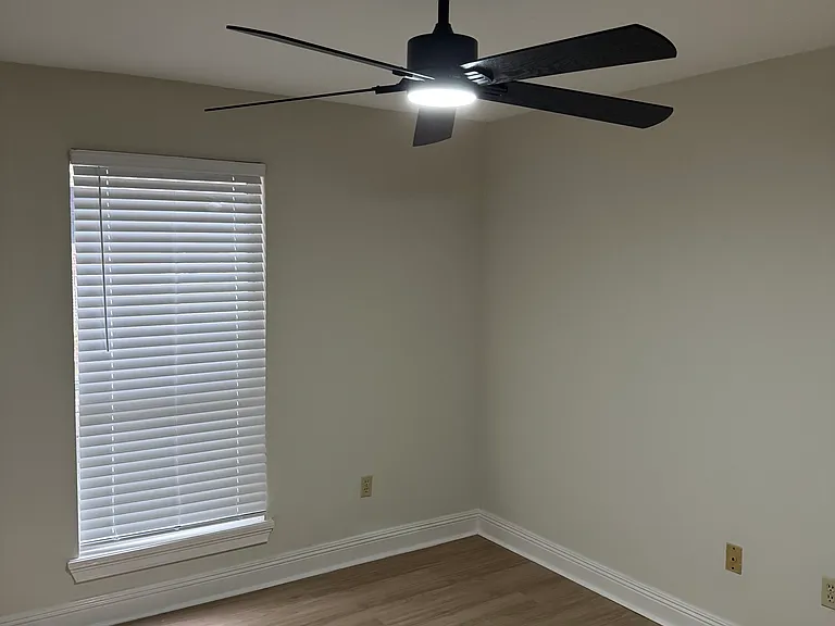 112 Oak Dr — Photo 16