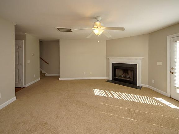 5th image of 312 Garden Grove Dr
