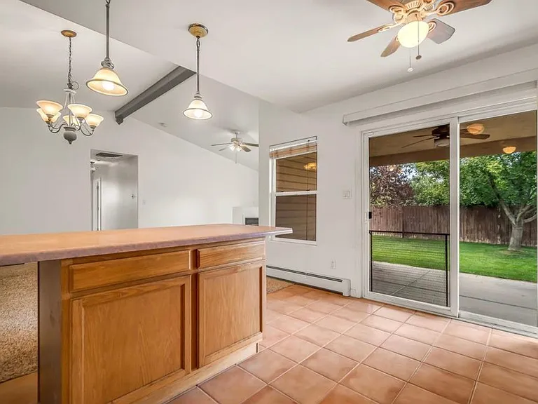 1215 Breeze Dr — Photo 5