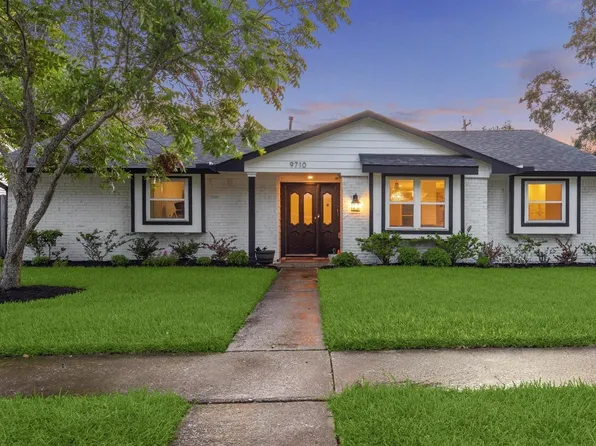 9710 Bob White Dr, Houston, TX 77096