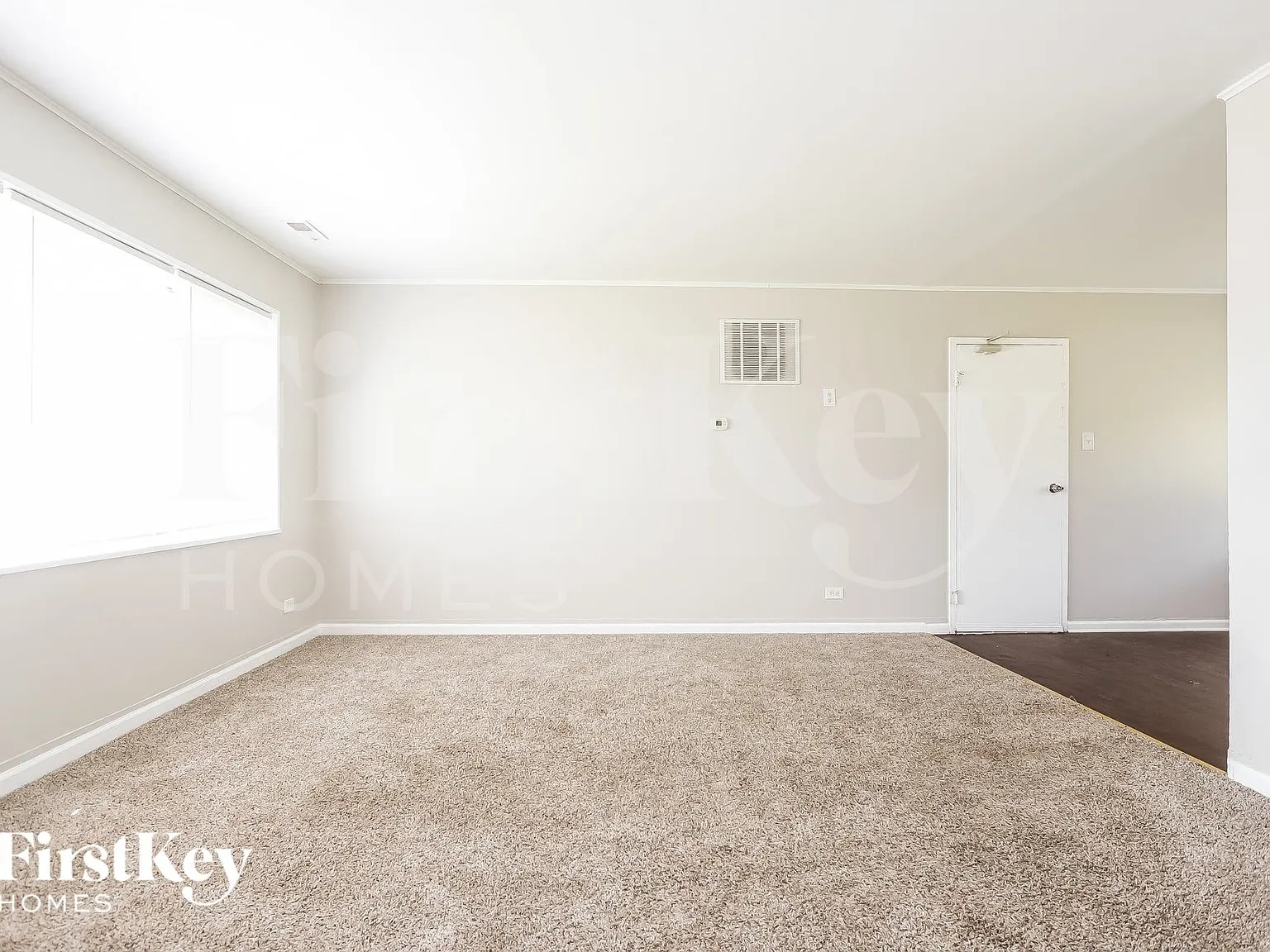 4 bed, 2.0 bath, 1360 sqft, $2,700 — Photo 4