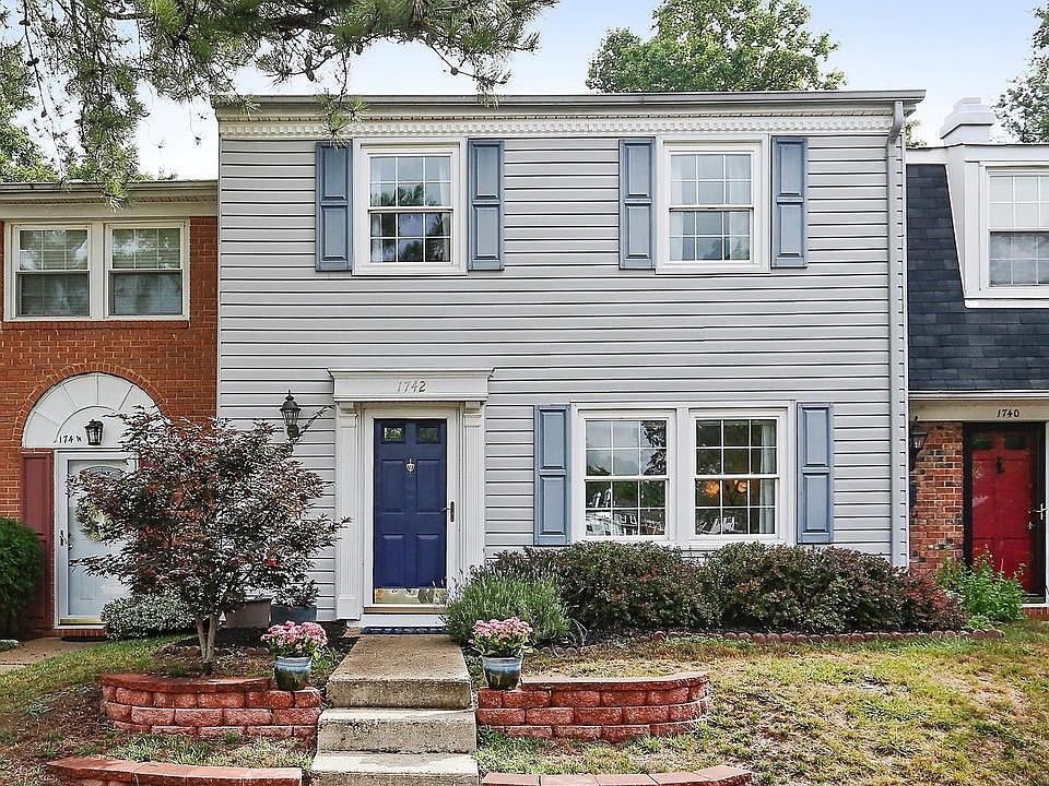 Beautifully landscaped entrance
