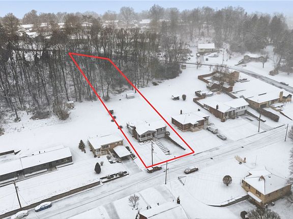 2nd image of 525 Greenbriar Ave