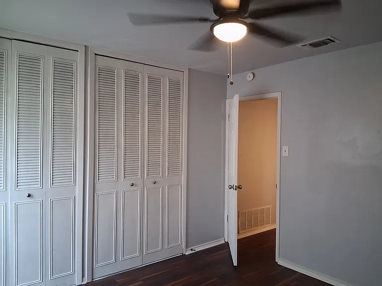 4411 Lakewood Dr — Photo 8