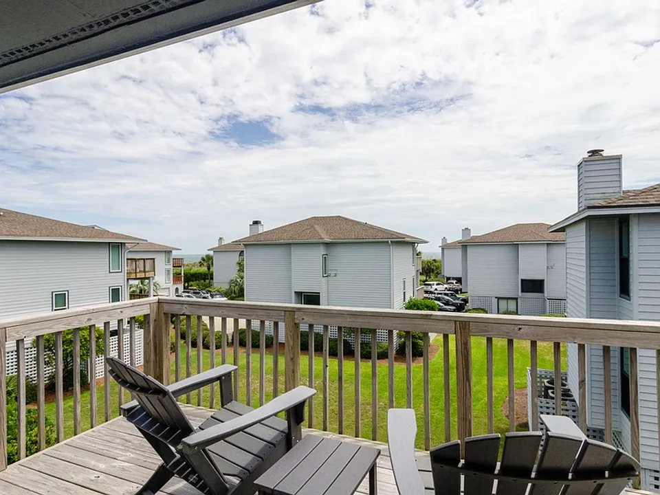 9 Sea Oats Ln