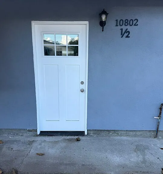 10802 1/2 S Doty Ave — Photo 1